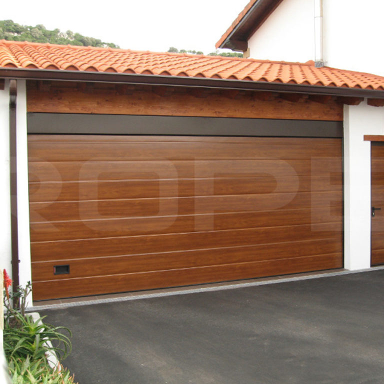 PUERTA SECCIONAL ECUADOR ROBLE CLARO 2